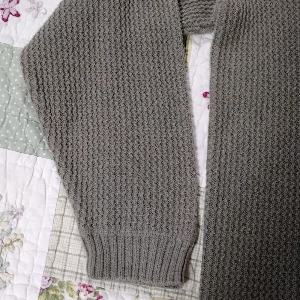 Eddie‎ Bauer Men's 3 Button Light Olive Green Sweater - Picture 5 of 12